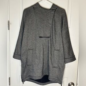 Nwt Banana Republic women’s poncho size medium wool blend